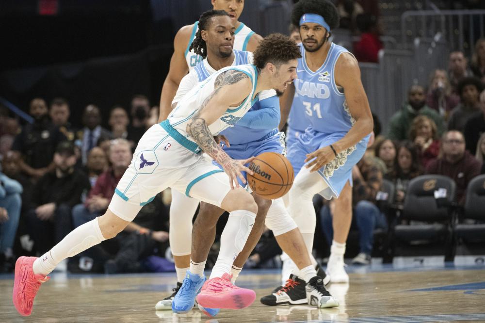 助商对女足 助商对女足