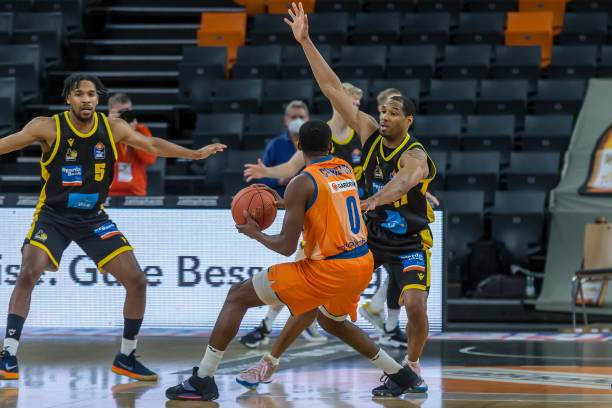 替补球员在 替补球员在